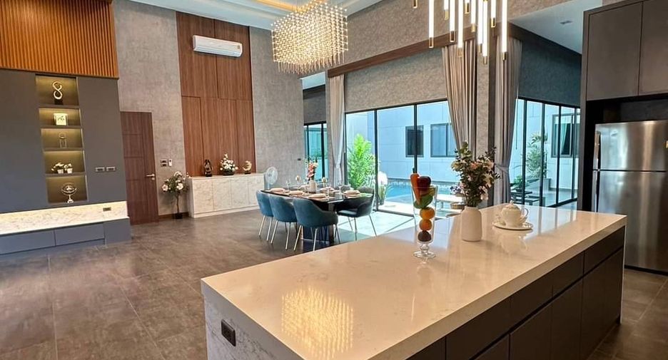 For sale 4 bed house in Bang Lamung, Chonburi