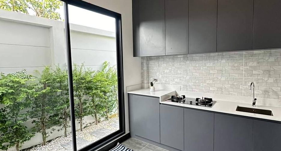 For sale 4 bed house in Bang Lamung, Chonburi