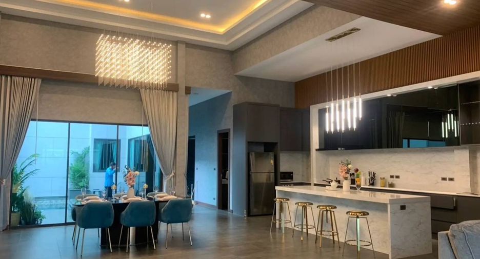 For sale 4 bed house in Bang Lamung, Chonburi