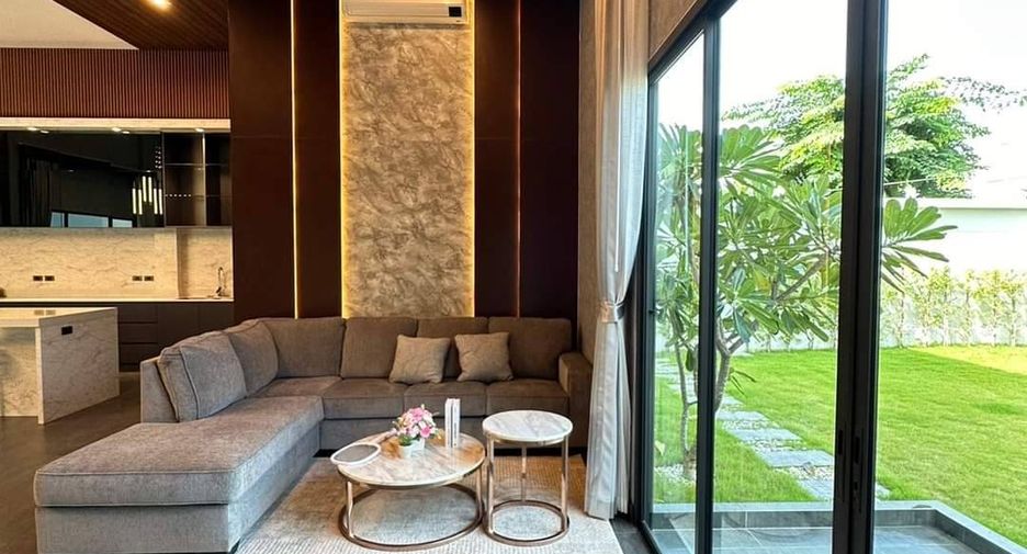 For sale 4 bed house in Bang Lamung, Chonburi