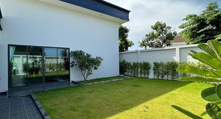 For sale 4 bed house in Bang Lamung, Chonburi