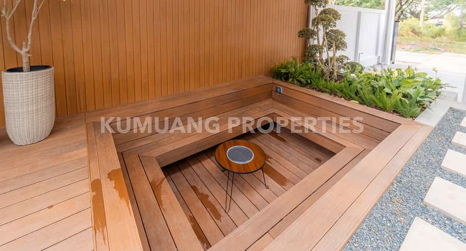 For rent and for sale 4 bedrooms house in Mueang Chiang Mai, Chiang Mai