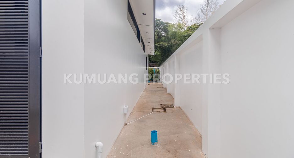 For rent and for sale 4 bedrooms house in Mueang Chiang Mai, Chiang Mai