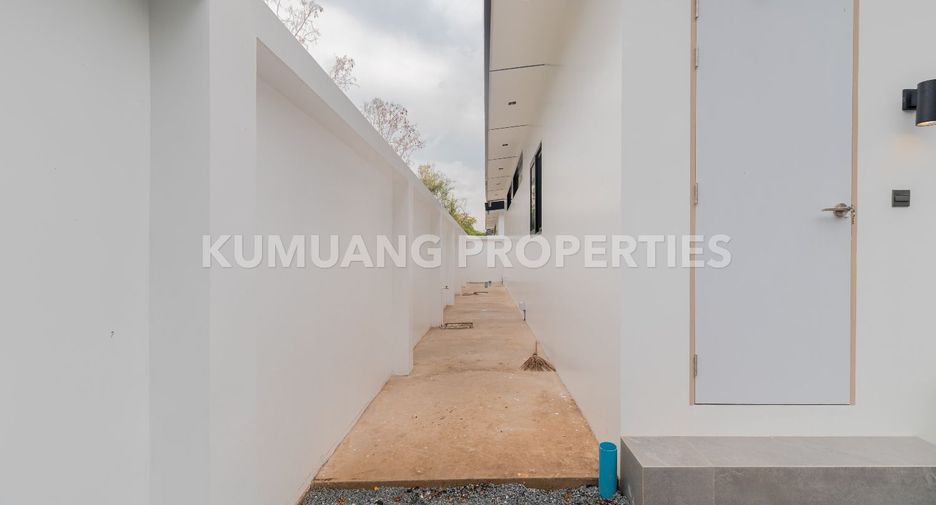 For rent and for sale 4 bedrooms house in Mueang Chiang Mai, Chiang Mai