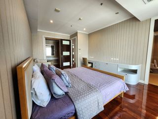 Apartamento en alquiler de 3 habitaciones en Khlong Toei, Bangkok