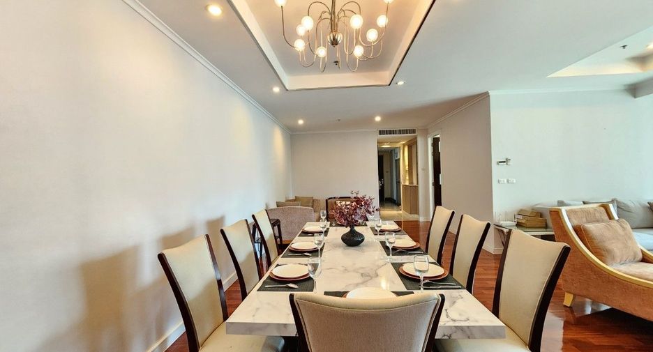 For rent 3 bedrooms apartment in Khlong Toei, Bangkok