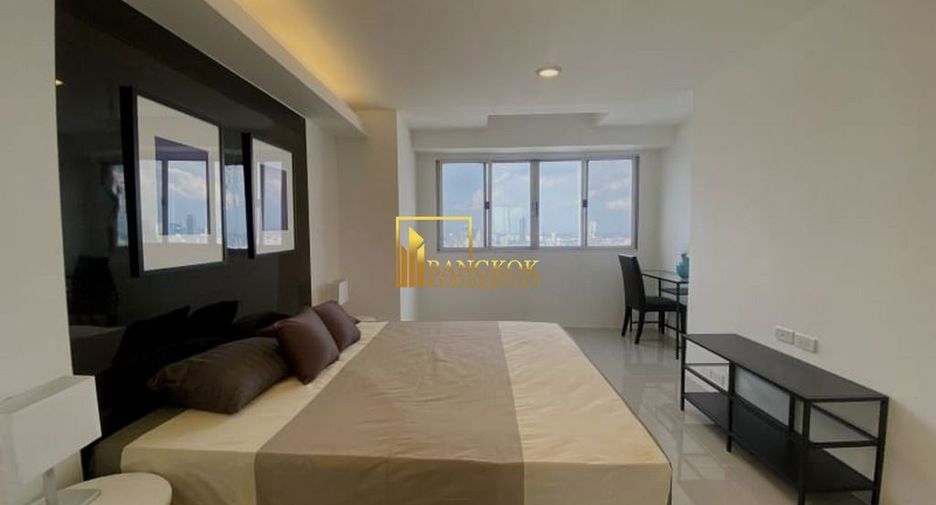 Wohnung zur Miete mit 3 Zimmer in Khlong Toei, Bangkok