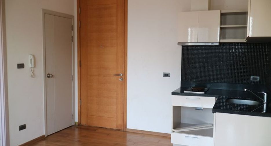 For sale studio condo in Khlong San, Bangkok