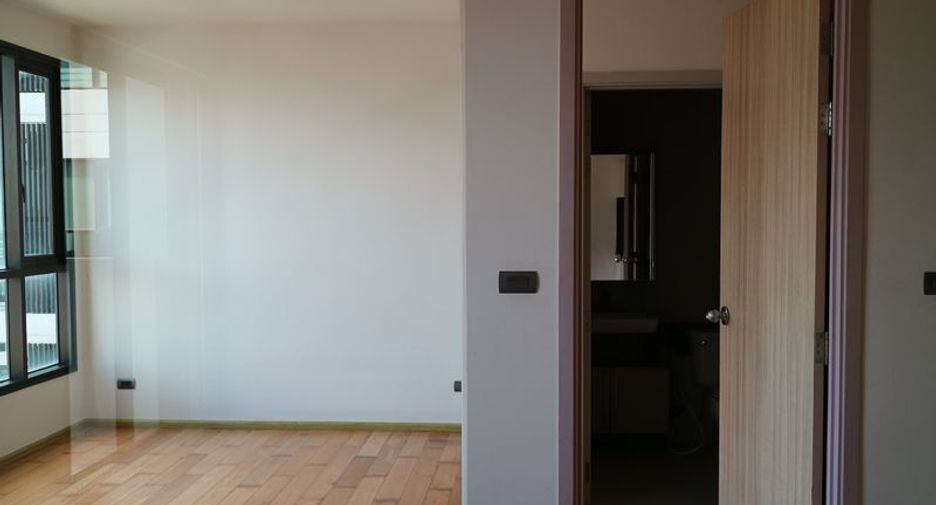 For sale studio condo in Khlong San, Bangkok