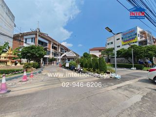 For sale 3 bed townhouse in Mueang Samut Sakhon, Samut Sakhon