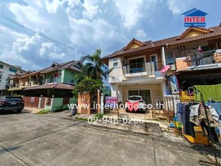 For sale 3 bed townhouse in Mueang Samut Sakhon, Samut Sakhon