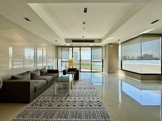 For rent 3 bedrooms condo in Yan Nawa, Bangkok