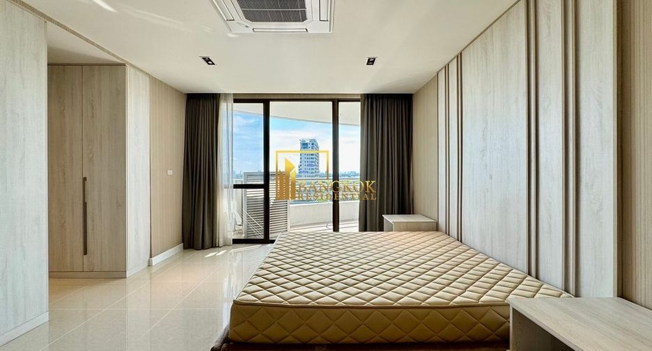 For rent 3 bedrooms condo in Yan Nawa, Bangkok
