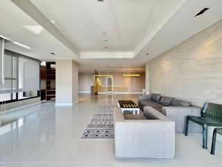 For rent 3 bedrooms condo in Yan Nawa, Bangkok