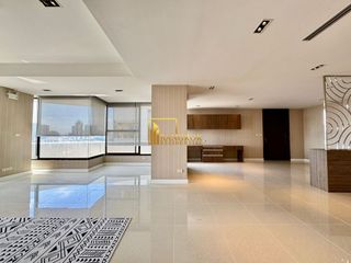For rent 3 bedrooms condo in Yan Nawa, Bangkok