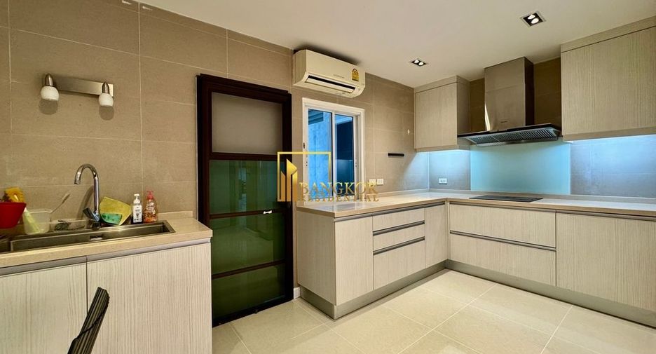 For rent 3 bedrooms condo in Yan Nawa, Bangkok