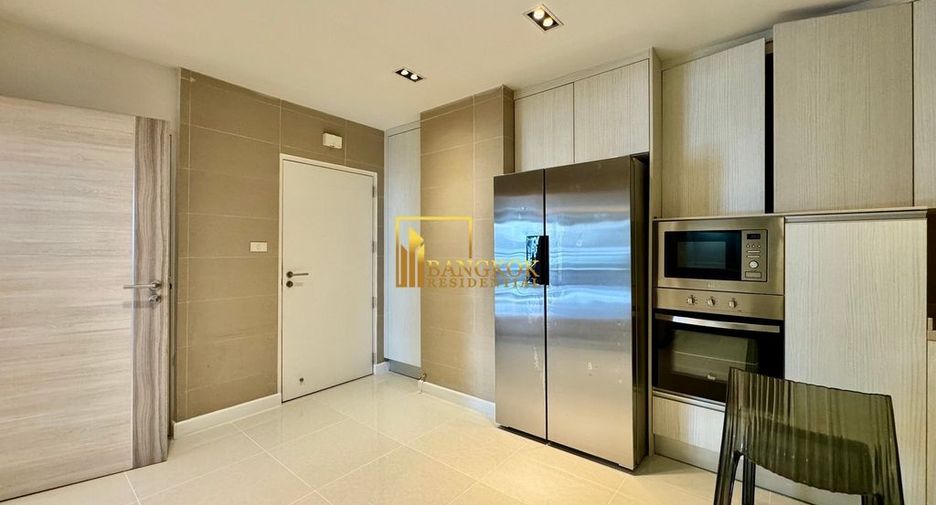 For rent 3 bedrooms condo in Yan Nawa, Bangkok