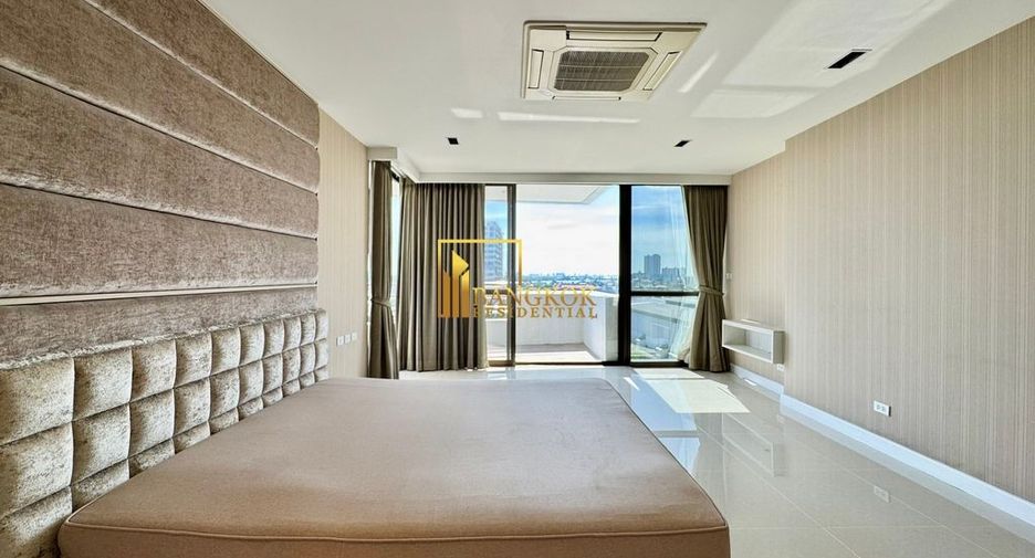 For rent 3 bedrooms condo in Yan Nawa, Bangkok