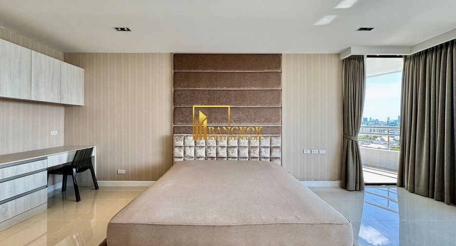 For rent 3 bedrooms condo in Yan Nawa, Bangkok