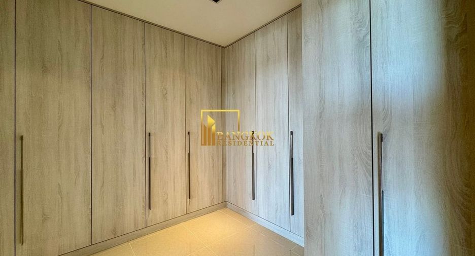 For rent 3 bedrooms condo in Yan Nawa, Bangkok
