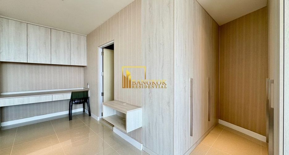For rent 3 bedrooms condo in Yan Nawa, Bangkok
