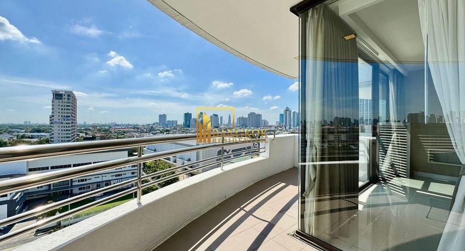 For rent 3 bedrooms condo in Yan Nawa, Bangkok