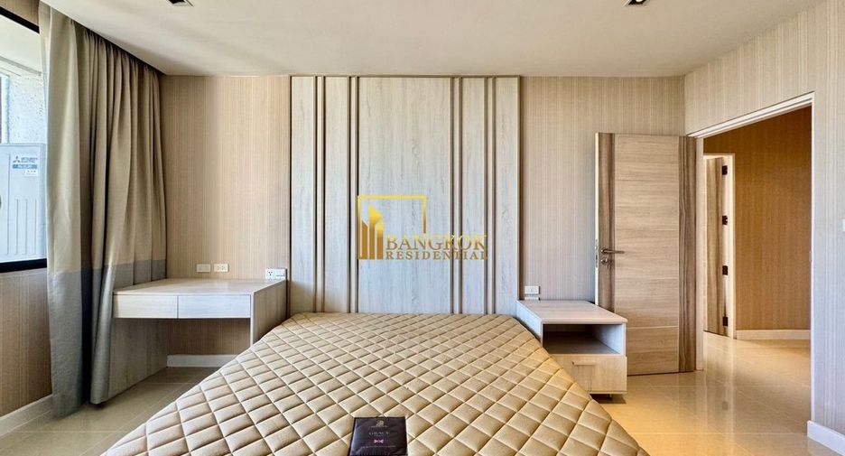 For rent 3 bedrooms condo in Yan Nawa, Bangkok