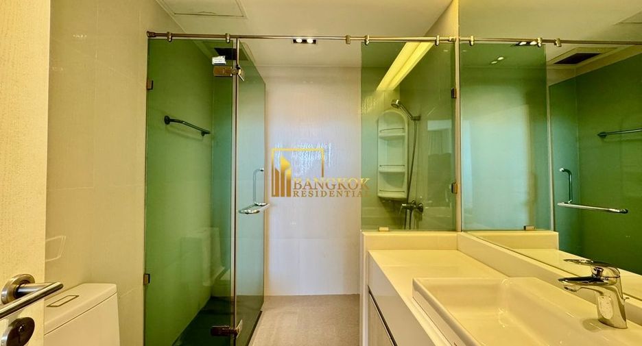 For rent 3 bedrooms condo in Yan Nawa, Bangkok
