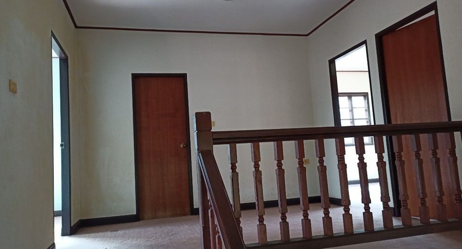 À vendre studio maison à Bang Khen, Bangkok