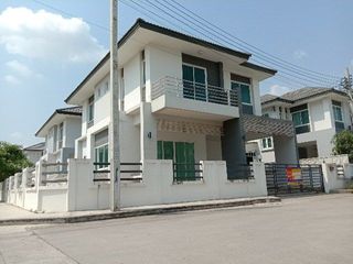 Casa en venta de estudio en Lat Krabang, Bangkok