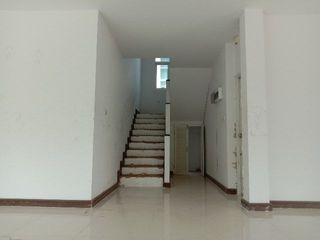 Casa en venta de estudio en Lat Krabang, Bangkok