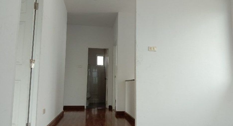 Casa en venta de estudio en Lat Krabang, Bangkok