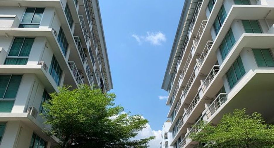For sale studio condo in Khlong Toei, Bangkok