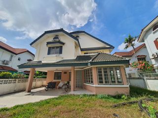 Haus zum Kauf mit Studio in Saphan Sung, Bangkok
