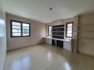 Haus zum Kauf mit Studio in Saphan Sung, Bangkok