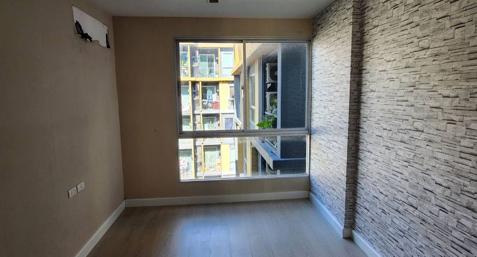 For sale studio condo in Khlong Toei, Bangkok