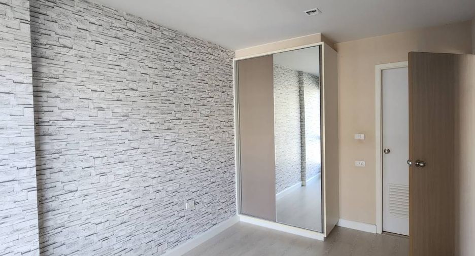 For sale studio condo in Khlong Toei, Bangkok