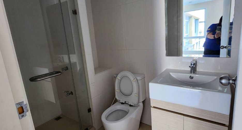 For sale studio condo in Khlong Toei, Bangkok