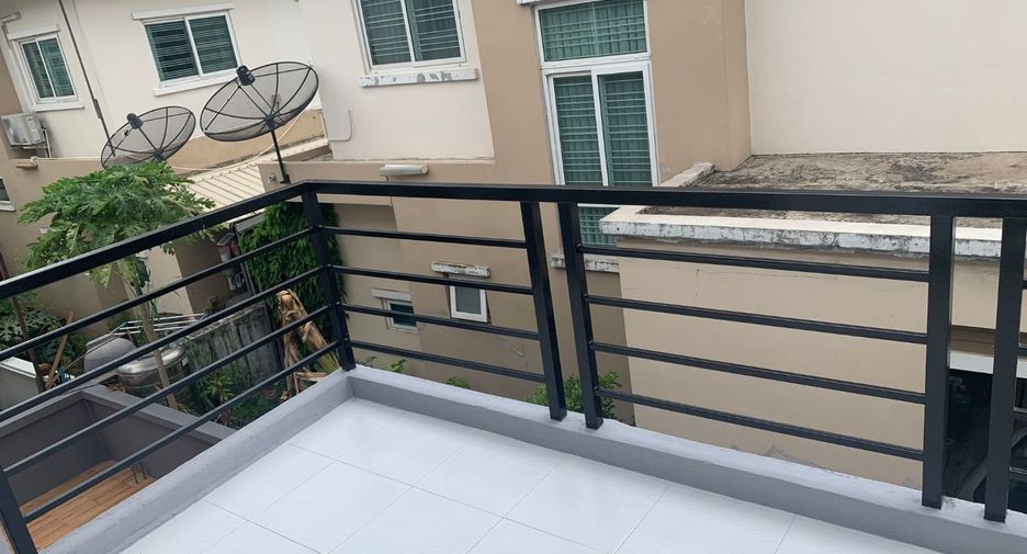 For sale studio house in Khlong Sam Wa, Bangkok
