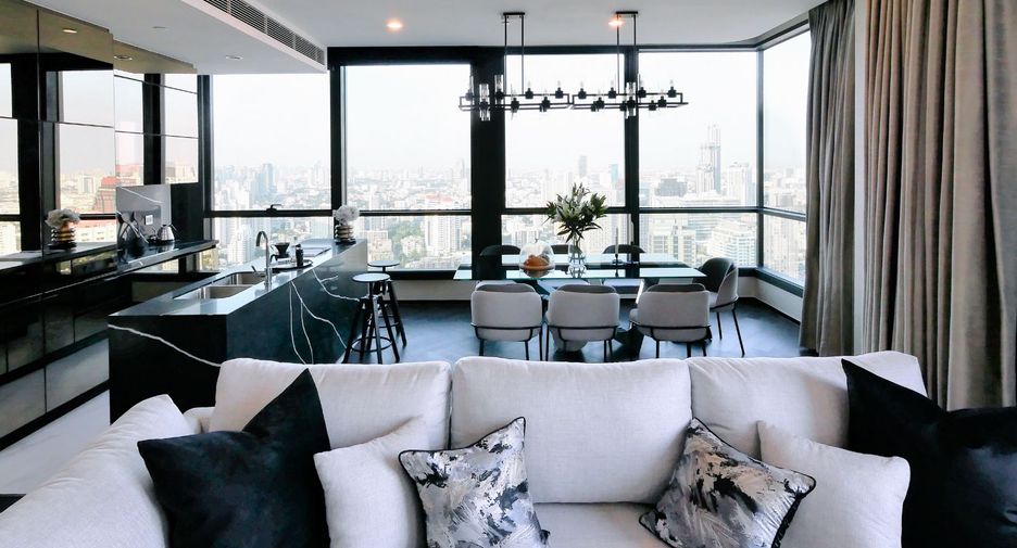 For rent 3 Beds condo in Khlong Toei, Bangkok
