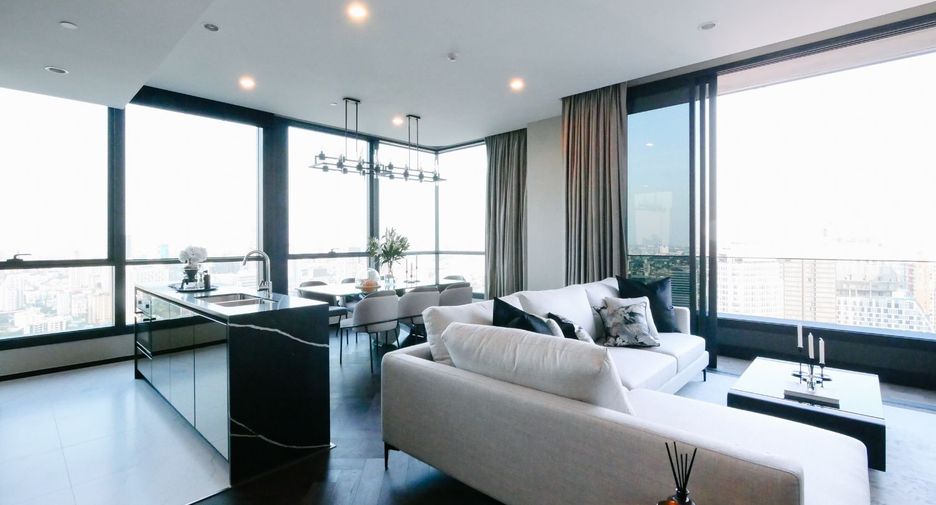 For rent 3 Beds condo in Khlong Toei, Bangkok