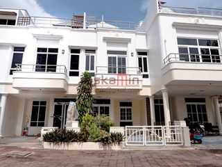 For sale 3 bed townhouse in North Pattaya, Pattaya