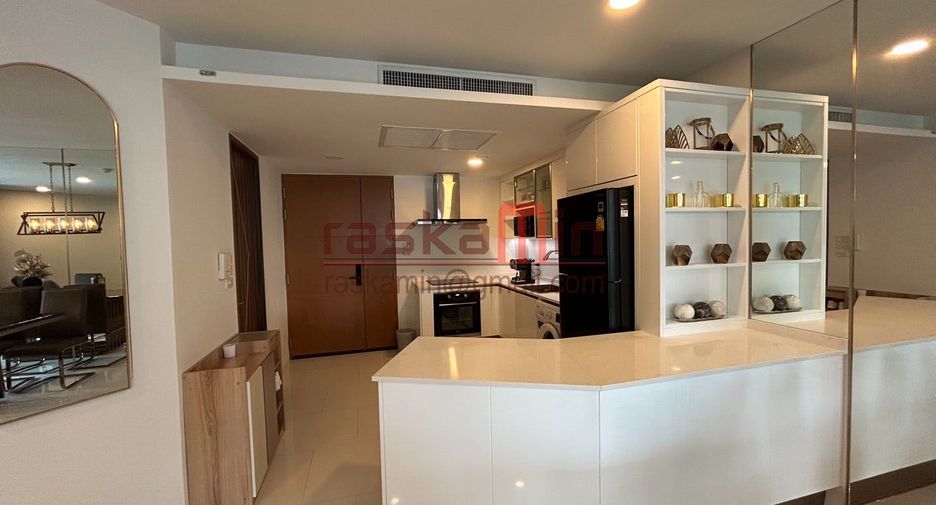 For sale 2 ベッドルーム condo in Bang Lamung, Chonburi