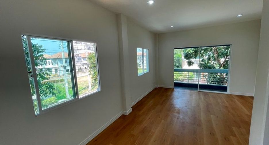 For sale studio house in Khlong Sam Wa, Bangkok
