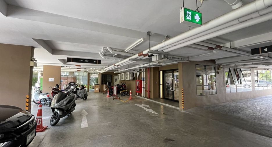 À vendre studio condo à Phra Khanong, Bangkok