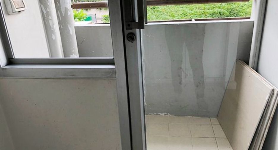 For sale studio condo in Yan Nawa, Bangkok
