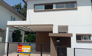 Casa en venta de estudio en Bang Khen, Bangkok