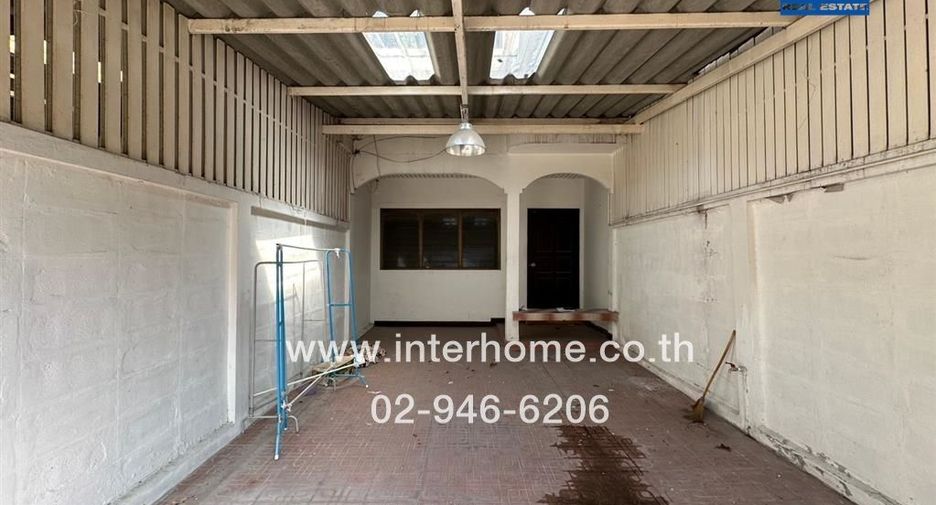 For sale 2 Beds townhouse in Mueang Nonthaburi, Nonthaburi