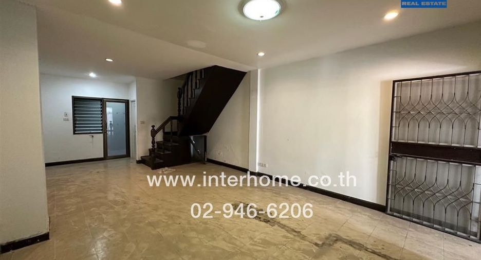 For sale 2 Beds townhouse in Mueang Nonthaburi, Nonthaburi