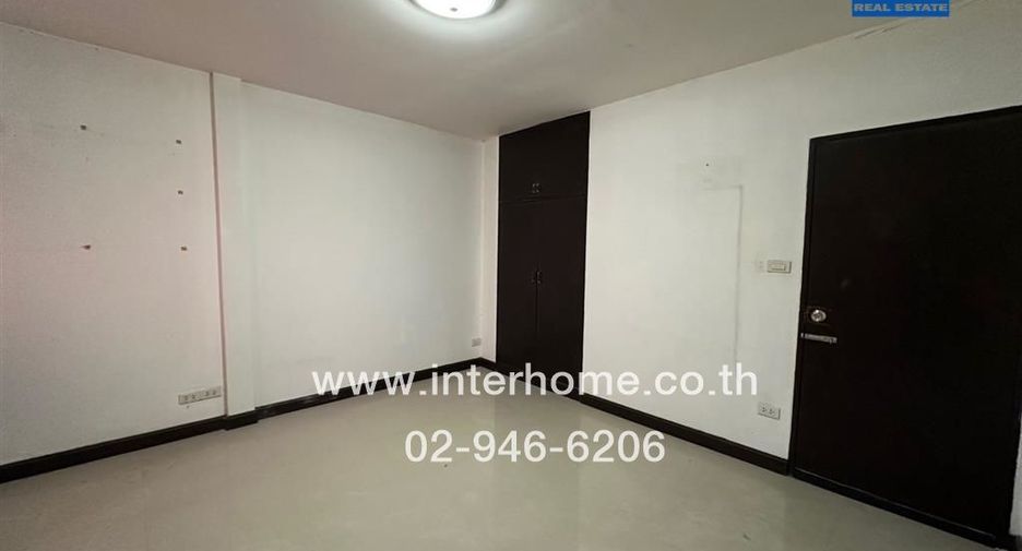 For sale 2 Beds townhouse in Mueang Nonthaburi, Nonthaburi